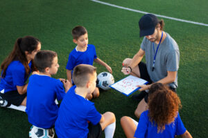 Escolinhas de futebol deverão ter pelo menos um educador físico entre os seus profissionais